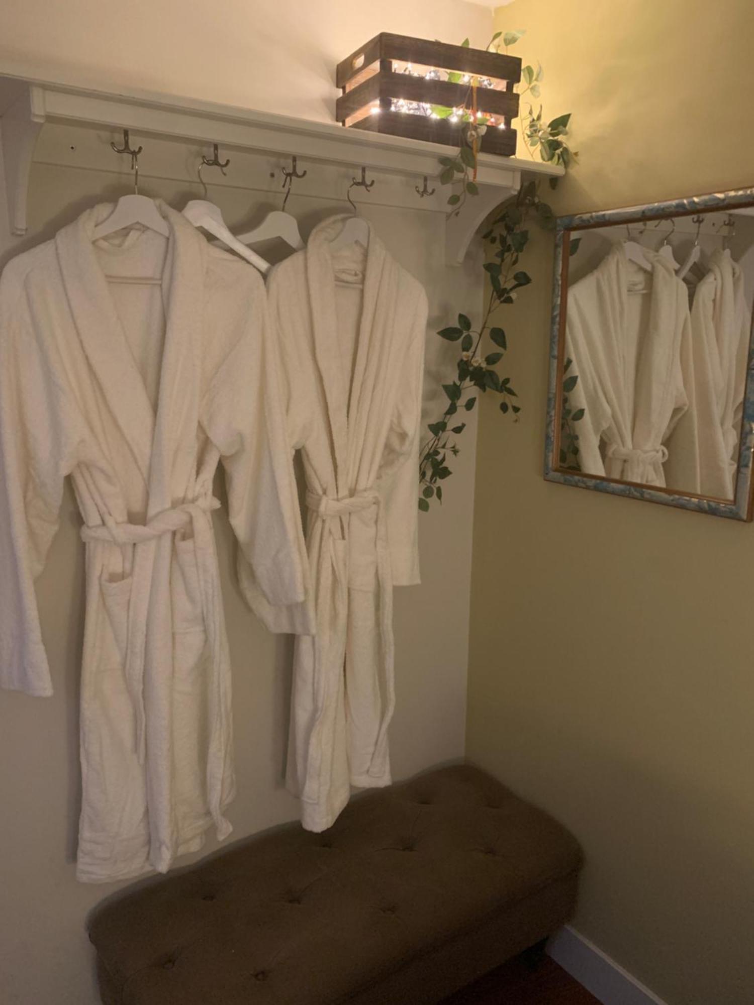 Den Ham Romantisch Wellness Appartement Met Prive Hottub Sauna Gamesroom מראה חיצוני תמונה