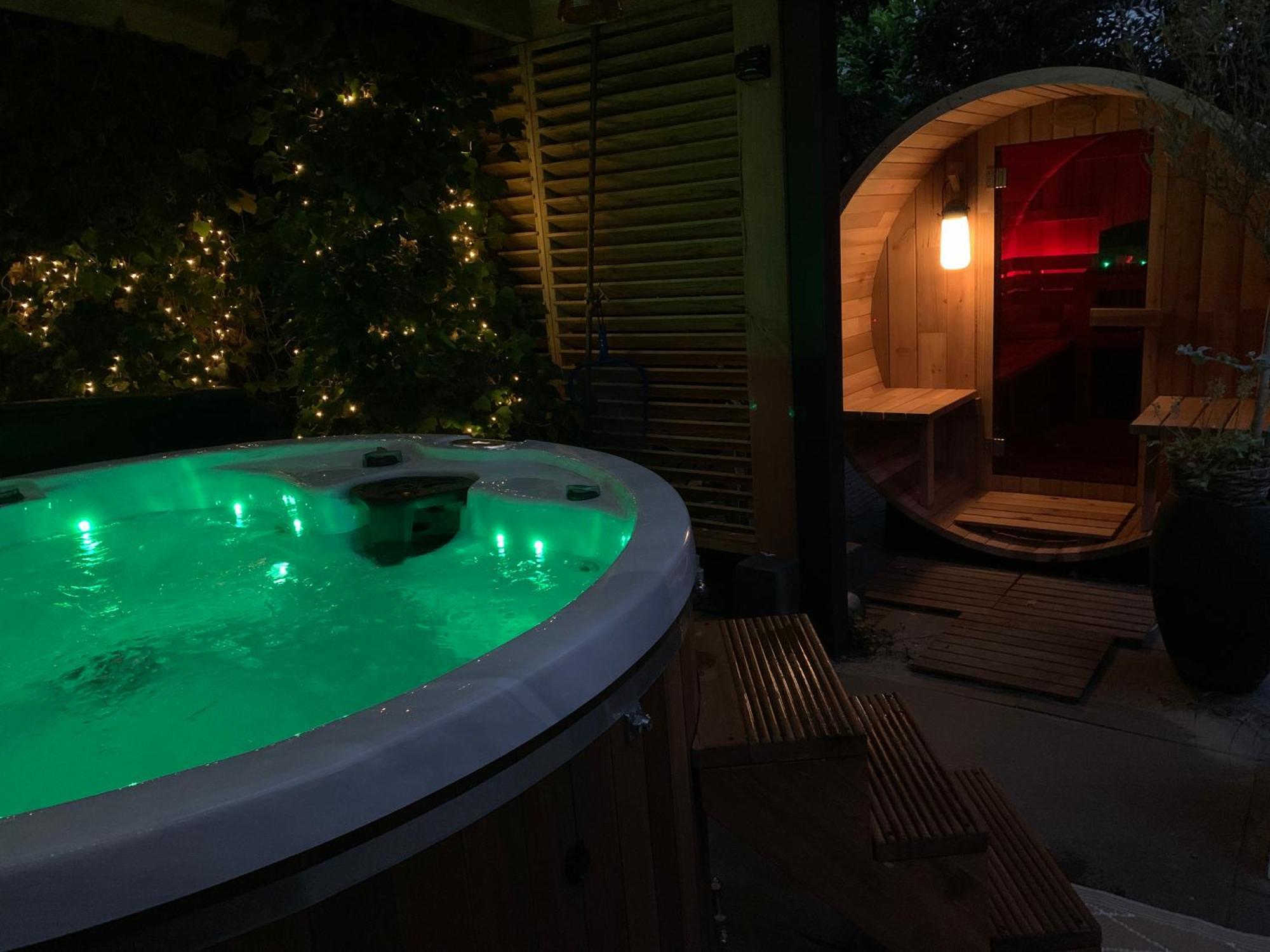 Den Ham Romantisch Wellness Appartement Met Prive Hottub Sauna Gamesroom מראה חיצוני תמונה